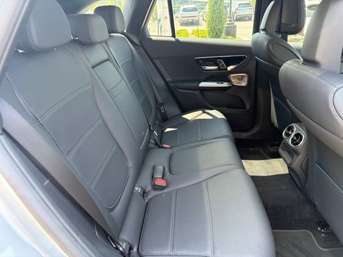 Used 2023 Mercedes-Benz GLC 300 4MATIC image 9