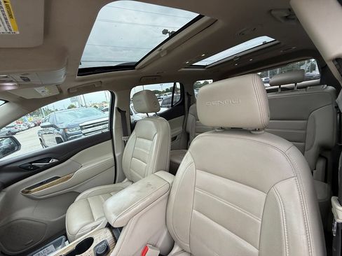 Used 2019 GMC Acadia Denali w/ Technology Package AWD/4WD image 13