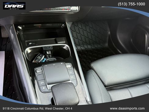 Used 2021 Mercedes-Benz GLB 250 4MATIC w/ Premium Package image 41