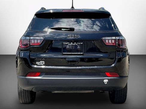 Used 2023 Jeep Compass Latitude AWD/4WD image 5