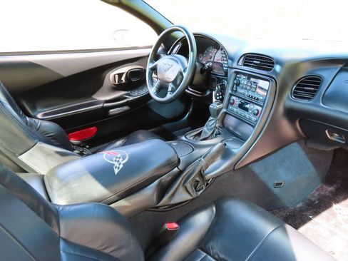 Used 1997 Chevrolet Corvette Coupe w/ Memory Pkg RWD image 27