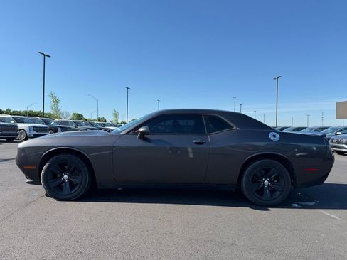 Used 2021 Dodge Challenger SXT RWD image 8