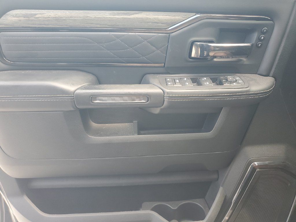 Used 2025 RAM 3500 Limited AWD/4WD image 23
