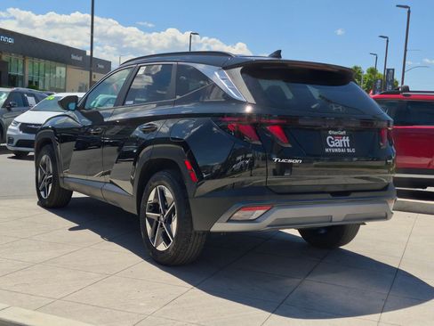Certified 2025 Hyundai Tucson SEL AWD/4WD image 9
