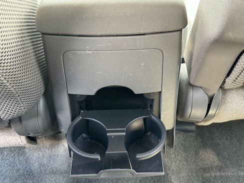 Used 2011 Nissan Frontier SV RWD image 6