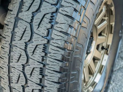 Used 2014 Ford F150 Raptor w/ Equipment Group 801A Luxury image 16