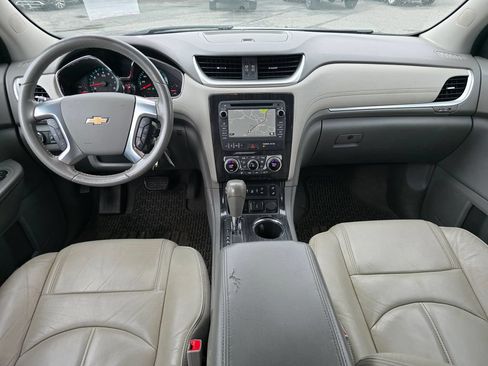 Used 2017 Chevrolet Traverse LT FWD image 5