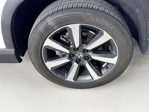 Certified 2025 Honda Pilot Touring image 40