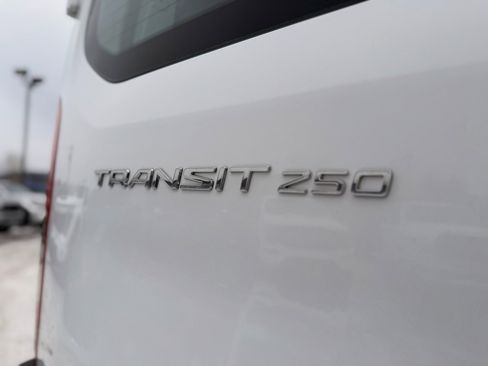 Used 2023 Ford Transit 250 Low Roof AWD w/ Exterior Upgrade Package image 27