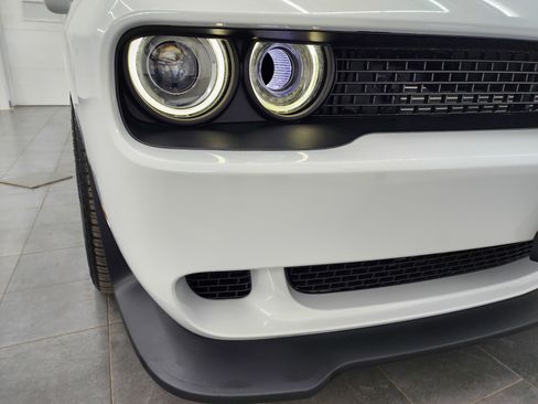 Used 2019 Dodge Challenger SRT Hellcat Redeye image 23