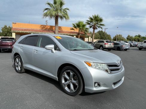 Used 2014 Toyota Venza LE w/ LE Convenience Package FWD image 7