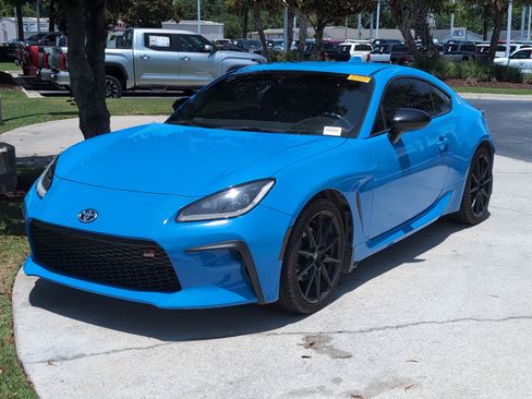 Used 2024 Toyota GR86 Premium RWD image 5