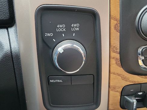 Used 2018 RAM 3500 Laramie Longhorn image 16