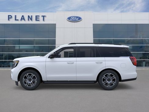 New 2026 Ford Expedition Active RWD image 3