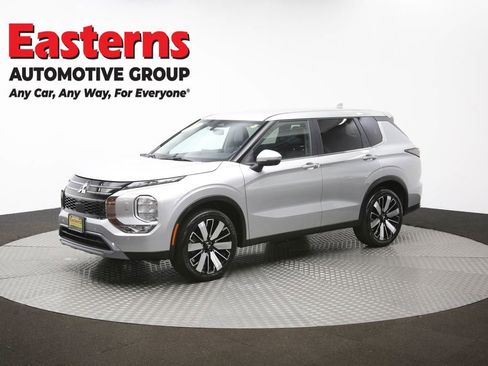 Used 2025 Mitsubishi Outlander AWD image 58