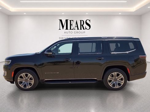 Used 2024 Jeep Wagoneer Series II w/ Flexible Seating Group AWD/4WD image 2
