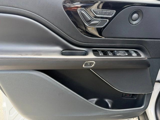 Certified 2023 Lincoln Aviator Reserve AWD/4WD image 11