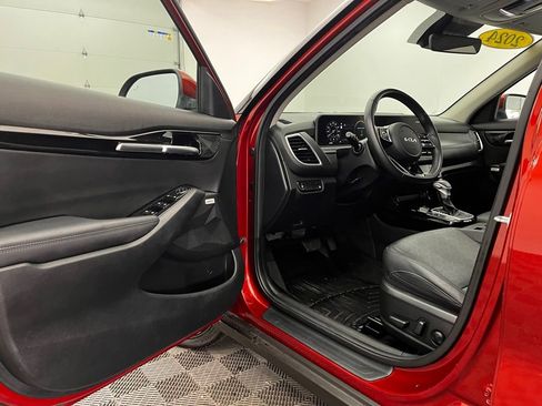 Used 2024 Kia Seltos SX image 14