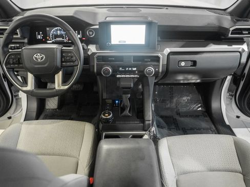 Used 2025 Toyota 4Runner SR5 AWD/4WD image 20