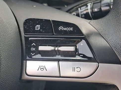 Used 2023 Hyundai Elantra SEL FWD image 22