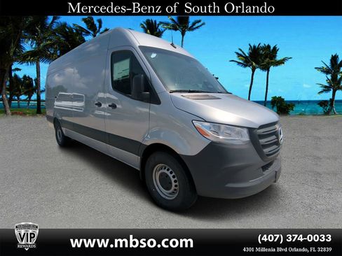 Used 2025 Mercedes-Benz Sprinter 2500 image 1