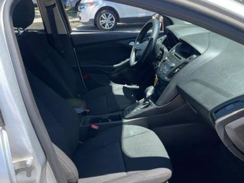 Used 2017 Ford Focus SE FWD image 6