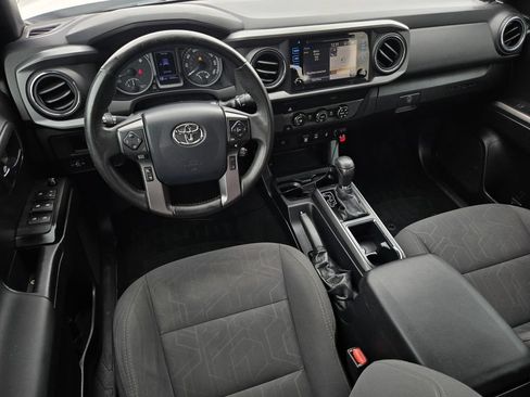 Used 2019 Toyota Tacoma TRD Sport RWD image 16