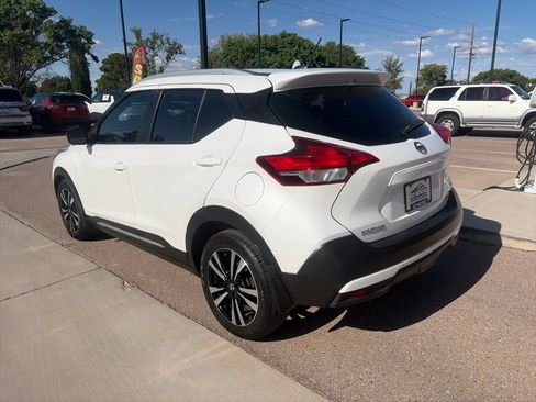 Used 2019 Nissan Kicks SR w/ SR Premium Package FWD image 7