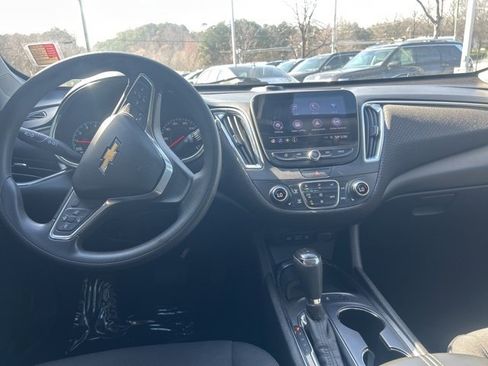 Used 2019 Chevrolet Malibu LT image 8