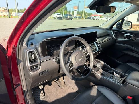 Used 2023 Kia Sorento S FWD image 4