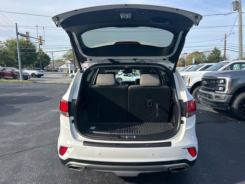 Used 2019 Hyundai Santa Fe XL image 16