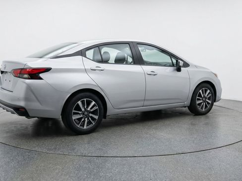 Used 2025 Nissan Versa SV FWD image 9