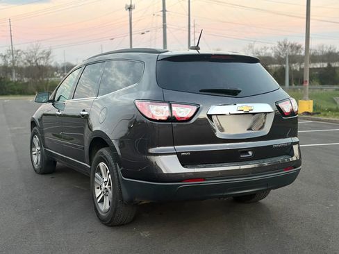 Used 2016 Chevrolet Traverse LT image 3