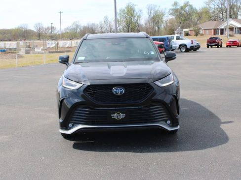 Used 2025 Toyota Highlander XSE image 3