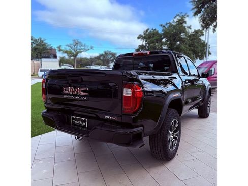 Used 2024 GMC Canyon AT4 AWD/4WD image 6