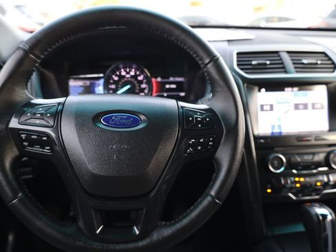 Used 2017 Ford Explorer XLT w/ Equipment Group 202A image 26
