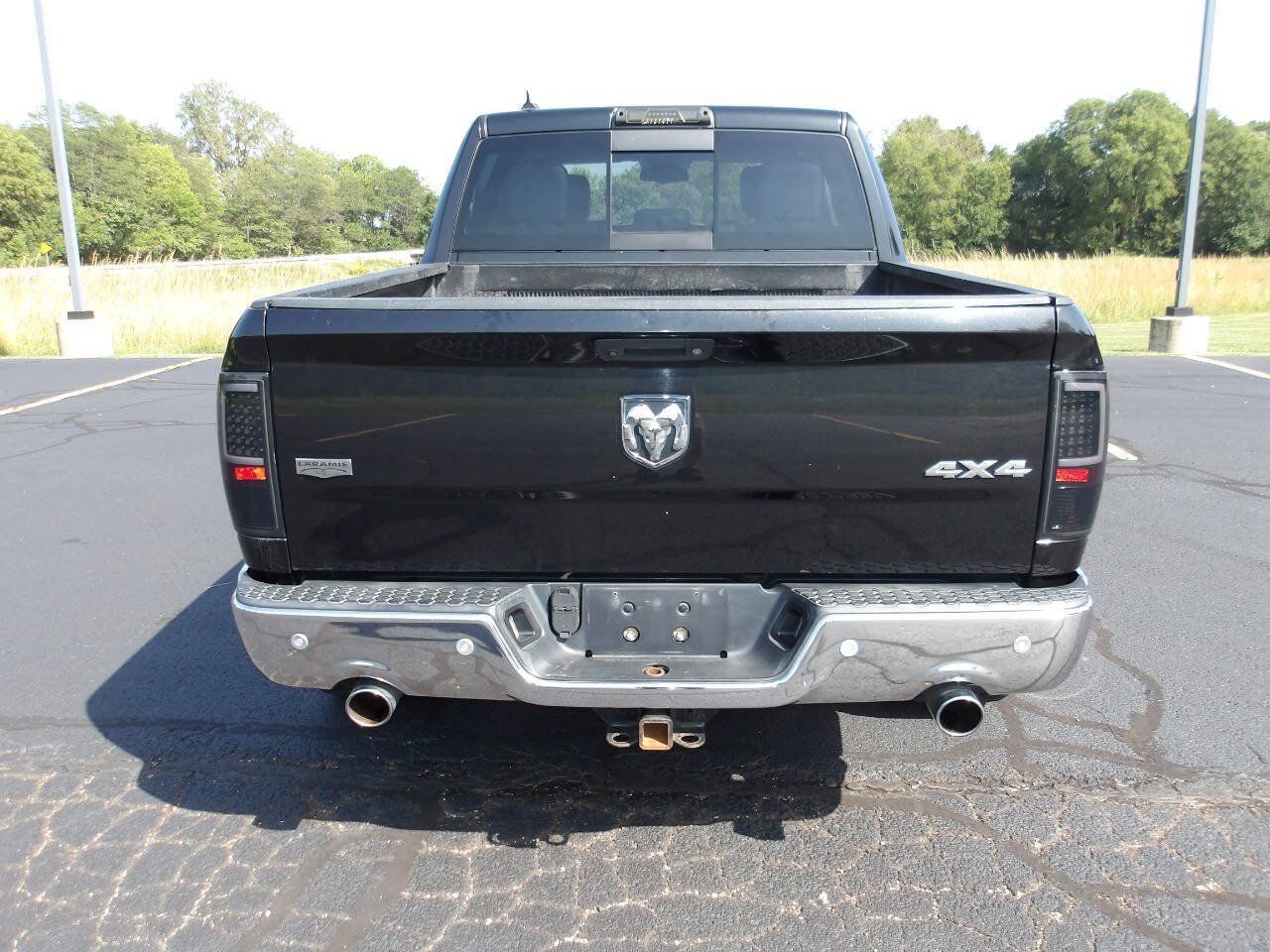 Used 2016 RAM 1500 Laramie w/ Convenience Group AWD/4WD image 4