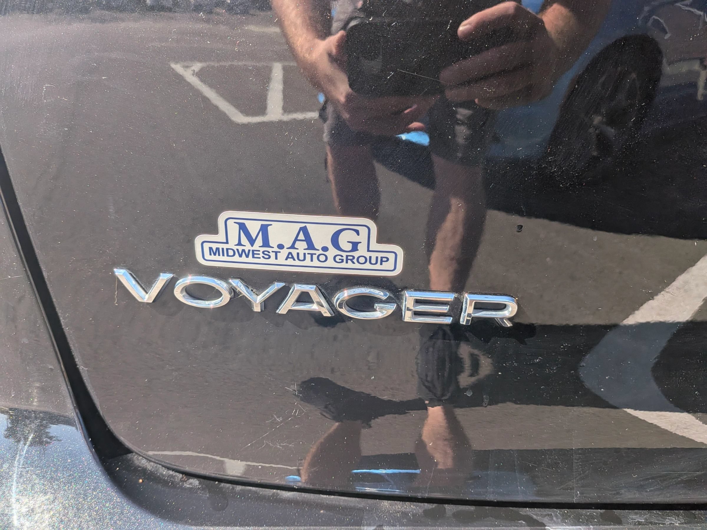 Used 2022 Chrysler Voyager LX FWD image 16
