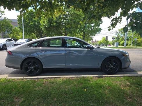 Used 2023 Honda Accord Sport image 8
