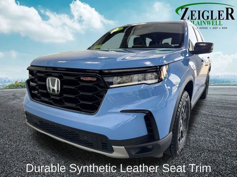 Used 2023 Honda Pilot TrailSport image 9