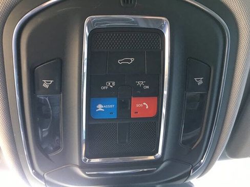 Used 2023 Jeep Grand Cherokee Limited image 20