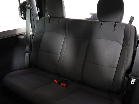 Used 2022 Jeep Wrangler Sport AWD/4WD image 16