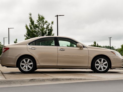 Used 2007 Lexus ES 350 w/ Premium Plus Pkg FWD image 3