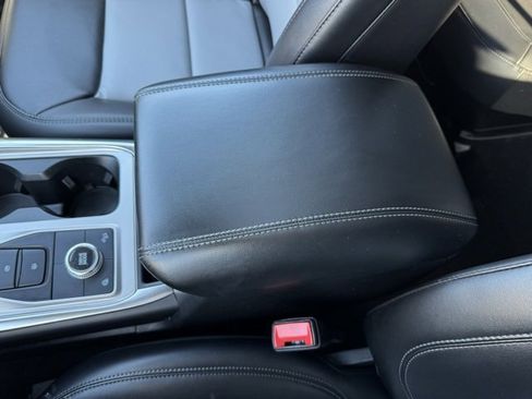 Certified 2022 Ford Explorer XLT w/ Equipment Group 202A image 19