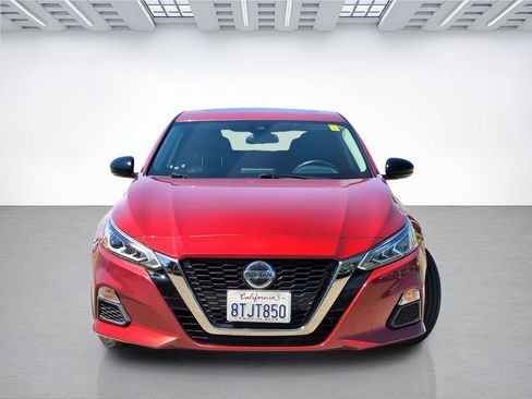 Used 2020 Nissan Altima 2.5 SR w/ Premium Package FWD image 2