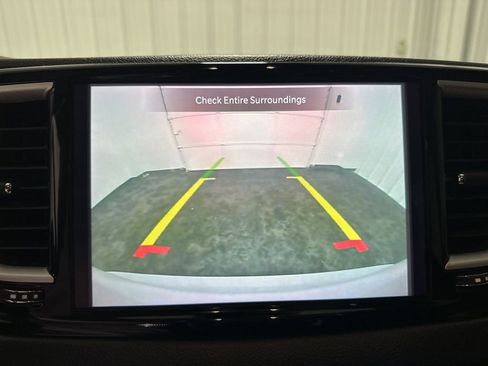 Used 2022 Chrysler Pacifica Touring-L FWD image 17