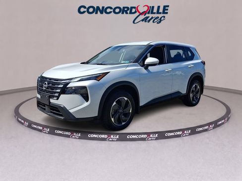 Certified 2025 Nissan Rogue SV AWD/4WD image 4