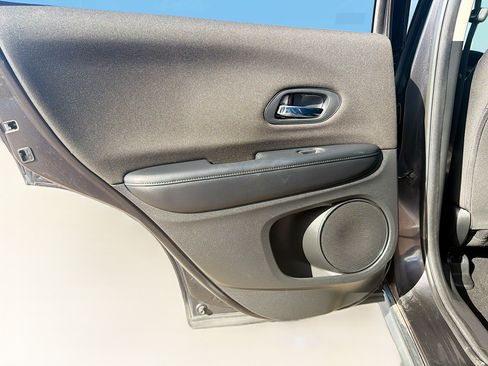 Used 2018 Honda HR-V LX image 24