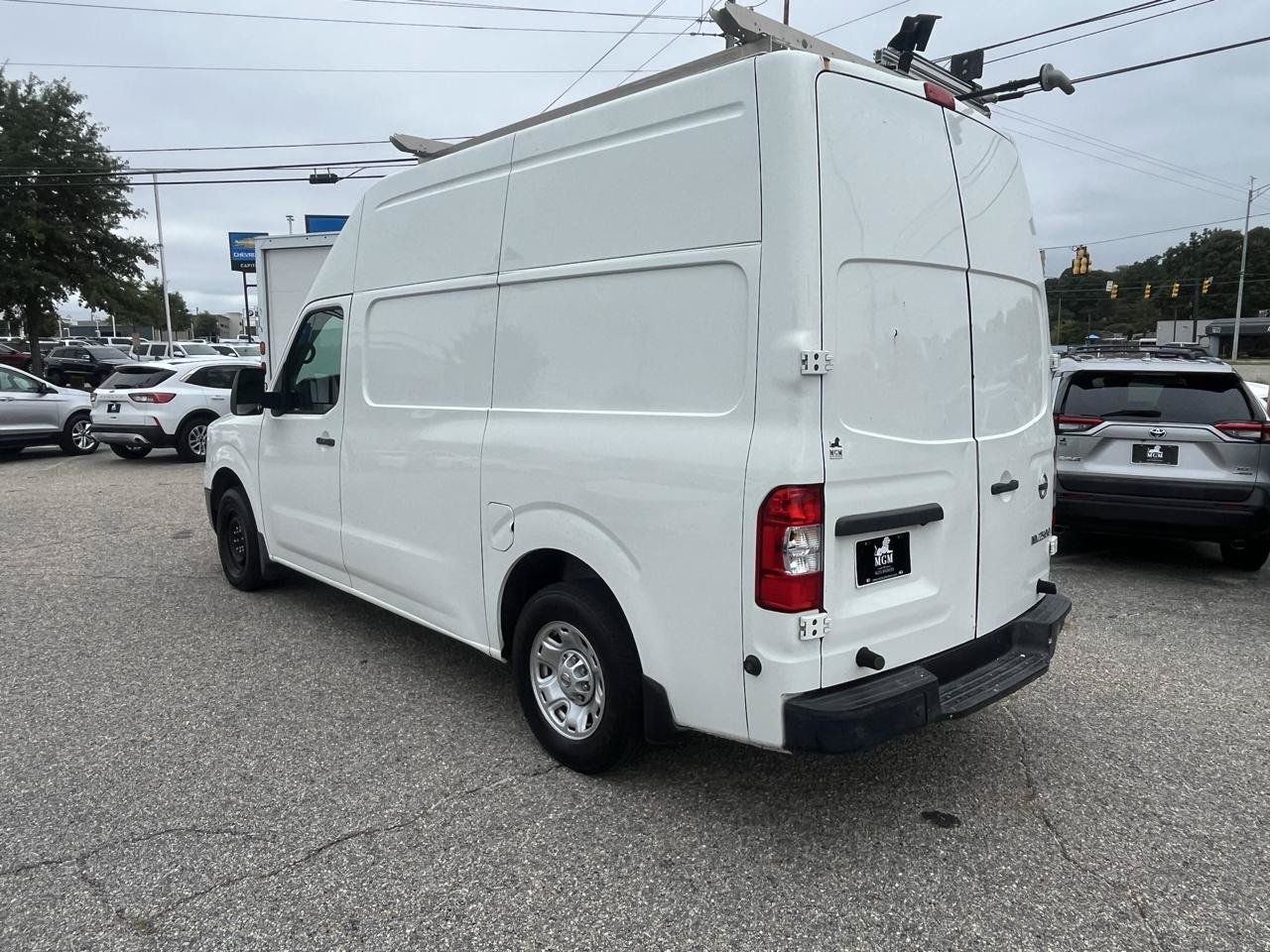 Used 2018 Nissan NV 2500 SV RWD image 15