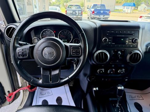 Used 2017 Jeep Wrangler Unlimited Sport w/ Quick Order Package 24S AWD/4WD image 9